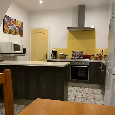 بيت شباب Casa Michaels *